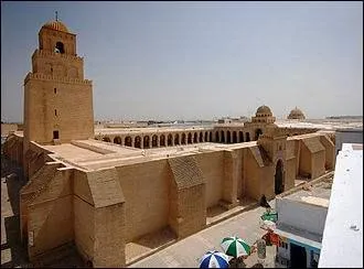 Et si vous allez en Tunisie n'oubliez pas de visiter la_________, c'est le principal monument religieux de la Tunisie.
