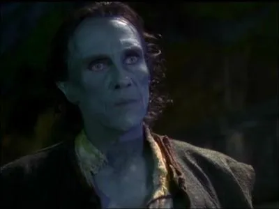 Il apparaît dans les deux premiers épisodes de la saison 5.