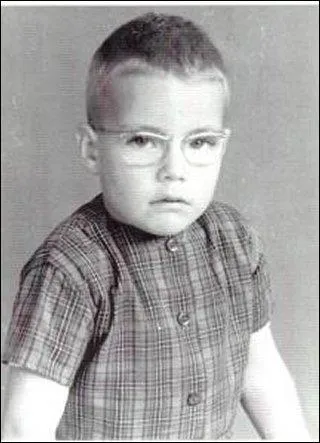 Alors celui-ci, si vous le trouvez, chapeau ! Tout ce que je peux vous dire c'est qu'il est très musclé, mais pas trop du cerveau. : -)