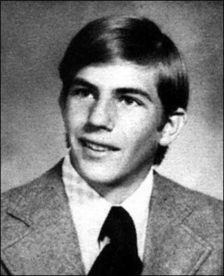 Il est issu d'une famille aux ancêtres allemands, irlandais et cherokees.