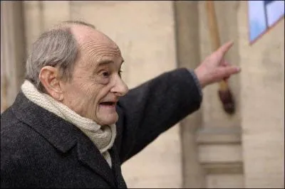 Quel rôle jouait le regretté Sim ?