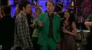 Pour quelle occasion Barney met-il ce costume vert ?