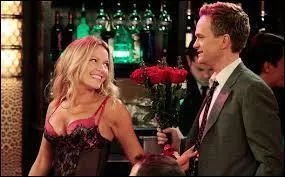 Qui est la fille à côté de Barney ?