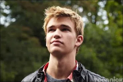 Saison 2 : Eddie est un nouveau rsident  la maison d'Anubis. Quel est son vrai prnom ?