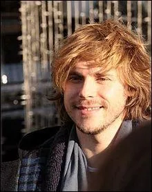 Comment s'appelle cet acteur ?