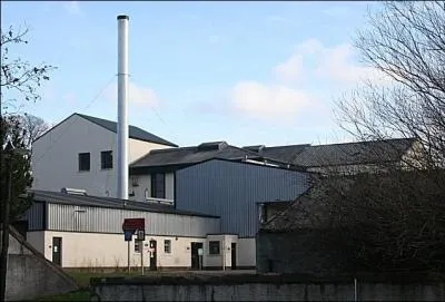 Voici une distillerie célèbre d'Ecosse qui produit un Whisky bien connu , le :