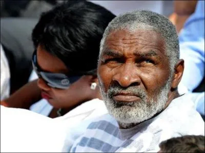 Le père de Venus et Serena Williams se prénomme :