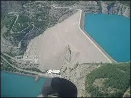 Dans quelle région se situe le Barrage de Serre-Ponçon ?