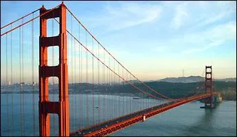 Dans quelle ville des Etats-Unis peut-on passer sur ce célèbre pont ?