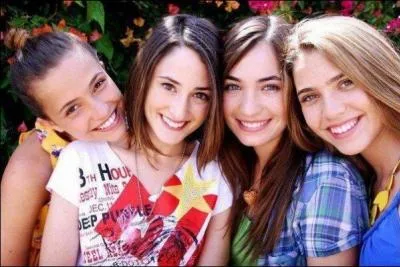 Comment s'appellent les héroïnes principales de la série ?