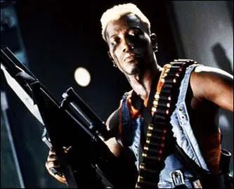 Quel est le nom du méchant dans le film "Demolition Man" ?