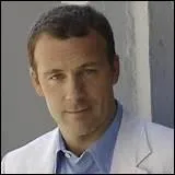 Dans quelle série à succès joue Serge Dupire, Hervé le voisin amoureux de Marie ?