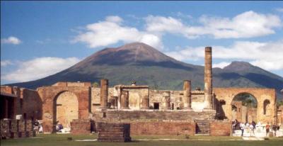 Pompéi a été détruite par une éruption de l'Etna en 79 ap. J.-C.