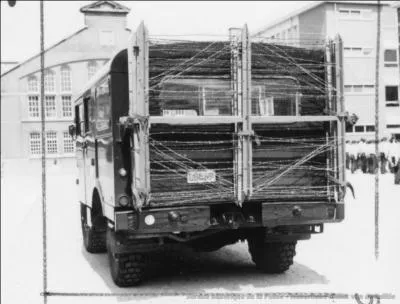 Comment appelez-vous le matériel à l'arrière de ce FN ?