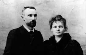 Qui se trouve (ent ) au Panthéon ?