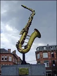 Voici Adolf Sax .....né à :