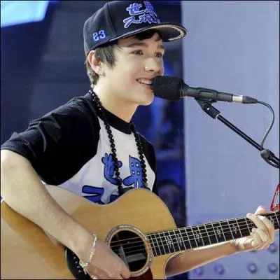 Avec qui a-t-il déjà collaboré ?