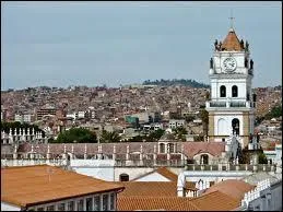 Quelle est la capitale constitutionnelle de la Bolivie ?