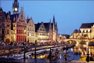 En néerlandais la ville de Gand s'orthographie "Gent".