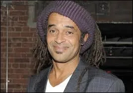 Cette personne était tennisman à l'époque et maintenant c'est un chanteur. Qui est-ce ?