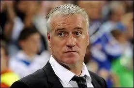 Sur la photo, c'est le sélectionneur de l'équipe de France de football, il se nomme...