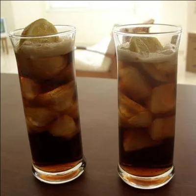 (Culture générale) D'où vient le nom donné au célèbre cocktail Cuba libre ?