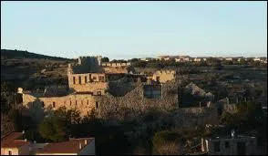 Nous partons visiter le château de Fitou. Commune Audoise, elle se trouve en région ...