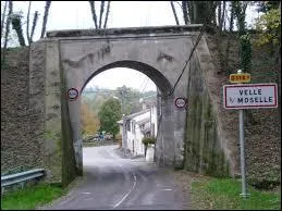 Un petit tour par la Lorraine, dans le village lunévillois de Velle-sur-Moselle. Nous partons dans le département ...