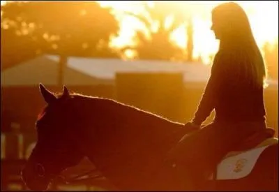 Pour partir au galop à droite sur le bon pied, il faut savoir que :