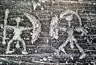 Ces gravures sont datées de l'ère néolithique et du début de l'âge des métaux pour certaines. On les trouve dans une vallée d'accès très difficile.