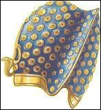 Quelle est cette couronne ? Elle est portée par pharaon, lors de batailles ou de couronnement.