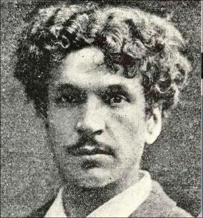 On doit à cet inventeur un procédé de photographie en couleurs qui est à l'origine du procédé actuel de trichromie, il était aussi un poète, connu pour ses monologues, et notamment "Le hareng saur", il est décédé le 9 août 1888 :