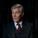 Qui est l'homme figurant sur la photo ci-dessous :