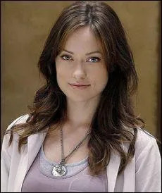 Dans quelle série joue cette actrice ? 