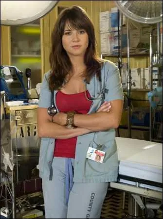 Dans quelle série joue cette actrice ? 