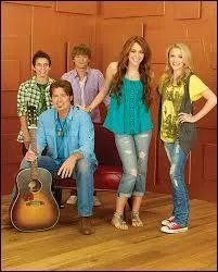 Dans "Hannah Montana", qui est amoureux de Miley ?