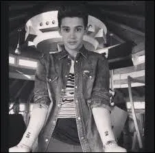 Sur cette photo, Ruggero a...