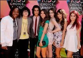 Pour son rôle de Cat Valentine dans la série "Victorious", elle a adopté les cheveux rouges. Pourquoi ?