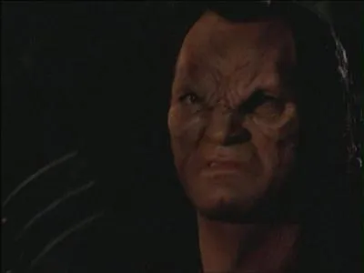 [Le Chouchou du prof] : Contre qui Angel met-il Buffy en garde ?