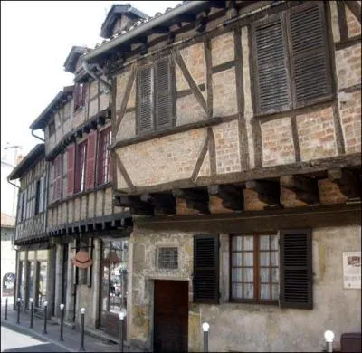 Ain. Georges Blanc, grand chef cuisinier. Volailles de Bresse A.O.C depuis 1957 !