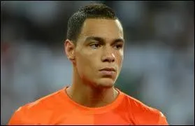 Où joue ce joueur ?