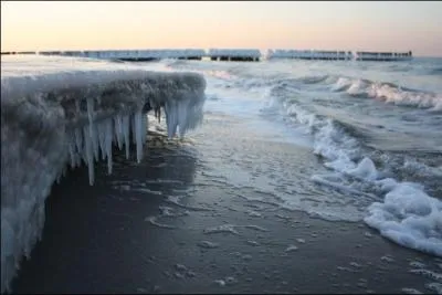 La mer du Nord et la mer Blanche baignent les côtes de l'Allemagne.