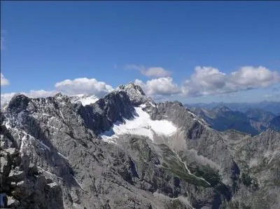 La Zugspitze, dans les Alpes bavaroises, est le point culminant de l'Allemagne.