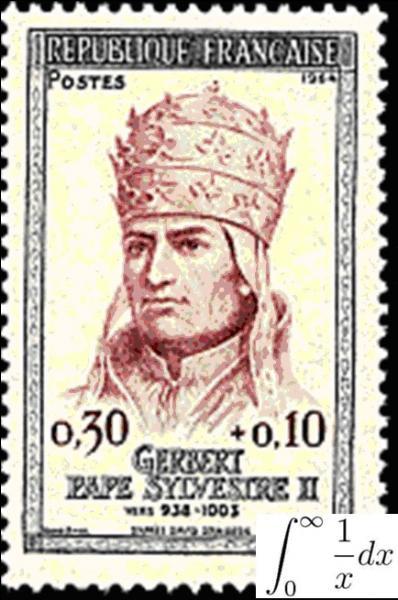 A vous de trouver les particularités du pape Sylvestre II (de son nom laïc « Gerbert d'Aurillac »). Pour vous aider, sachez que ce pape a été considéré comme « frayant » avec le diable, suite à ses travaux non religieux.