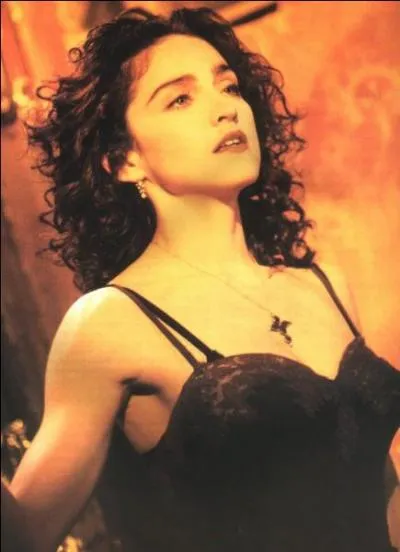 1989. Le Vatican condamne la vidéo aux côtés des groupes religieux et familiaux qui protestent contre ce scénario jugé scandaleux. Quelle est cette chanson de Madonna, à thème religieux mais soutenue par une musique à thème sexuel ?