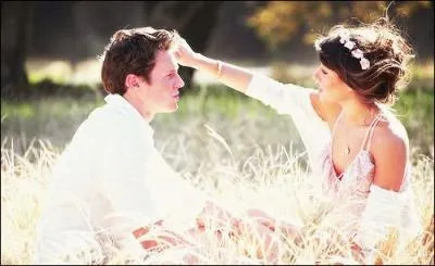 Jonathan Groff, qui a joué le rôle de Jesse St. James dans "Glee", n'est rien d'autre que :