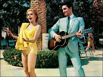 Dans ce film, Elvis Presley rencontre la pétulante Ann Margret, et tente de la séduire en chanson, à la guitare. Quel est ce film ?
