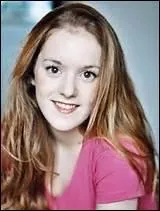 Avec qui Léa a-t-elle eu une brève aventure amoureuse ?