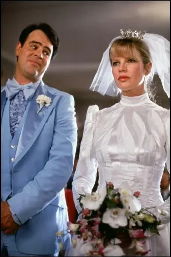 Dans 'J'ai épousé une extra-terrestre', sorti en 1988, cette actrice est Celeste, une alien qui s'intéresse de très près aux activités d'un brillant radio-astronome, qui se prénomme Steven Mills. Lui-même sera attiré par la jeune femme, déboulée de nulle part.