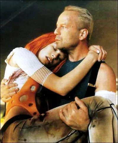 Dans 'Le Cinquième Élément', sorti en 1997, elle incarne Leeloo, une extraterrestre très belle et sauvage, dotée d'une intelligence supérieure à la normale.